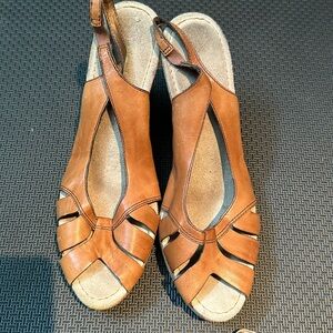 Wedge sandals